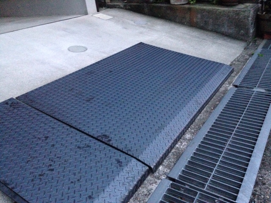 駐車場床リフォーム 縞鋼板設置